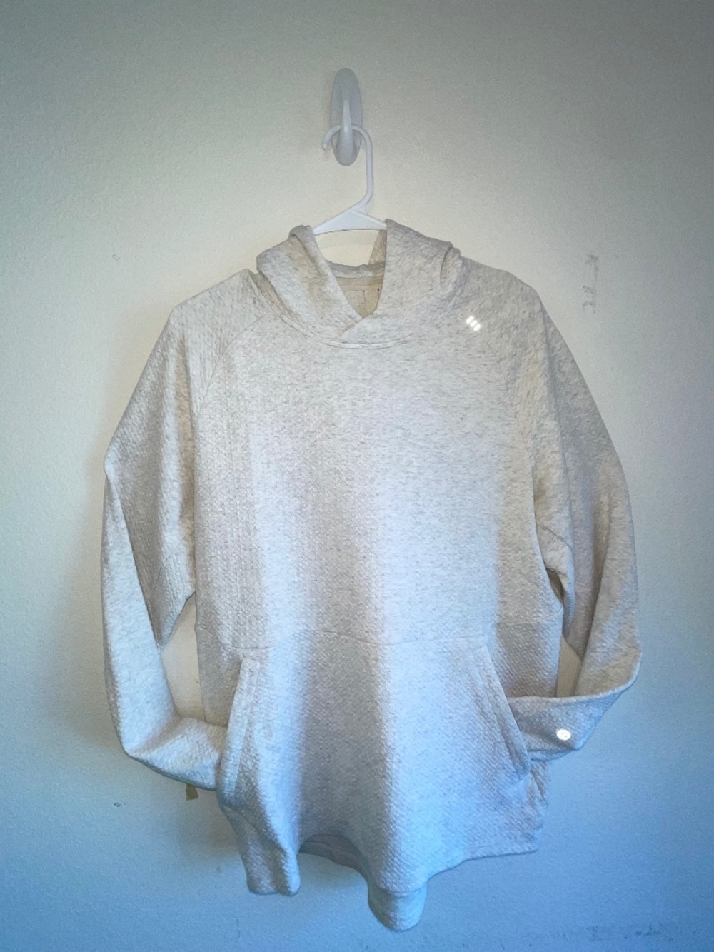 Lululemon At Ease Hoodie – White, M | Excellent Condition